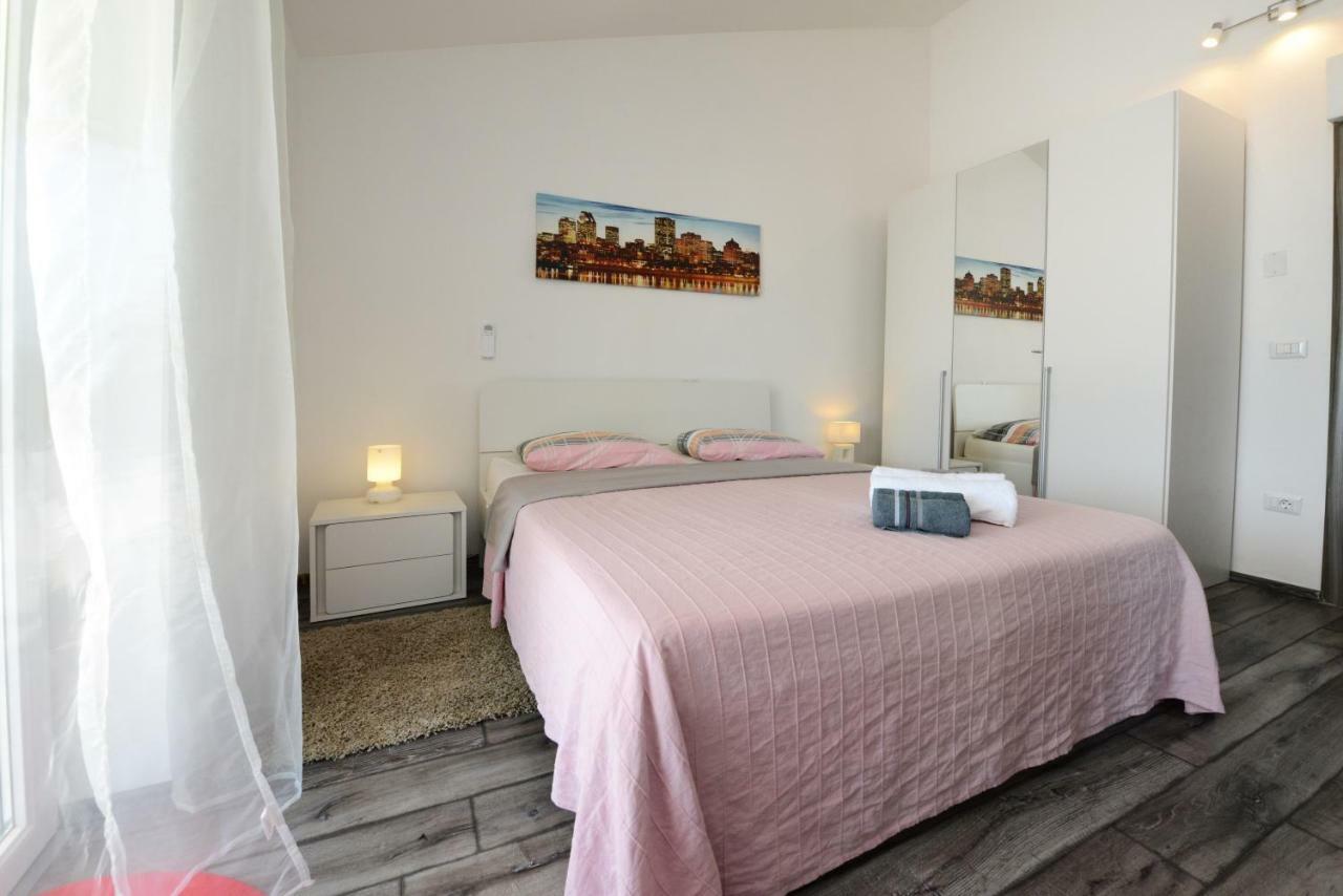Villa Kontesici 14 Zelena Laguna Екстер'єр фото