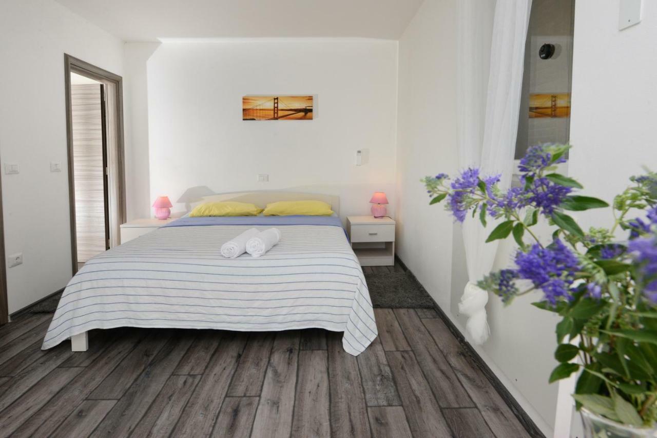 Villa Kontesici 14 Zelena Laguna Екстер'єр фото